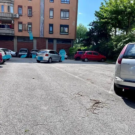 Ultimo Piano Con Parcheggio アパート